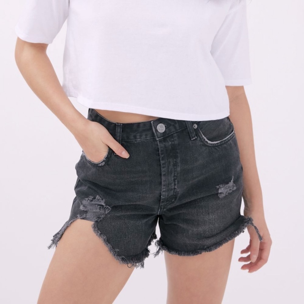 NWT UO BDG High-Waisted Denim Surf Shorts – Distressed Black